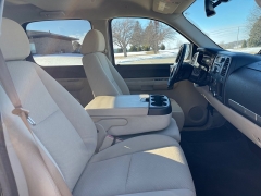 Used 2008  Chevrolet Silverado 1500 4WD Crew Cab LT2 at Rooster Auto Sales near Vinton&comma; IA