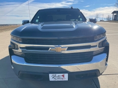 Used 2019  Chevrolet Silverado 1500 4WD Crew Cab LT at Rooster Auto Sales near Vinton&comma; IA