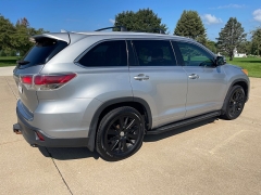 Used 2014 Toyota Highlander 4d SUV AWD XLE at Rooster Auto Sales near Vinton, IA