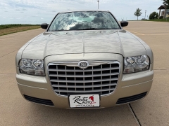Used 2006  Chrysler 300 4d Sedan Base at Rooster Auto Sales near Vinton&comma; IA
