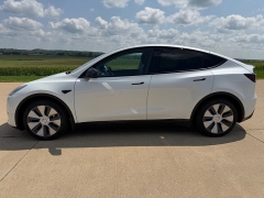Used 2021  Tesla Model Y Long Range AWD at Rooster Auto Sales near Vinton&comma; IA