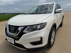 Used 2017  Nissan Rogue 4d SUV AWD S at Rooster Auto Sales near Vinton&comma; IA