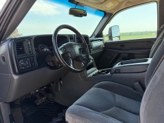 Used 2006  Chevrolet Silverado 2500 4WD Crew Cab HD LS at Rooster Auto Sales near Vinton&comma; IA