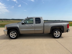 Used 2013  Chevrolet Silverado 1500 4WD Ext Cab LT at Rooster Auto Sales near Vinton&comma; IA