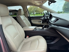 Used 2019  Buick Enclave 4d SUV AWD Essence at Rooster Auto Sales near Vinton&comma; IA