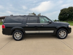 Used 2010  Lincoln Navigator L 4d SUV 4WD Elite at Rooster Auto Sales near Vinton&comma; IA
