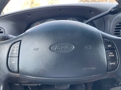 Used 2001 Ford F-150 4WD SuperCrew XLT at Rooster Auto Sales near Vinton, IA