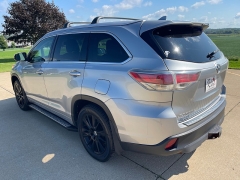 Used 2014 Toyota Highlander 4d SUV AWD XLE at Rooster Auto Sales near Vinton, IA