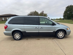 Used 2005 Chrysler Town & Country 4d Wagon Touring at Rooster Auto Sales near Vinton, IA