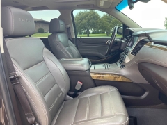 Used 2017 GMC Yukon XL 4d SUV 4WD Denali at Rooster Auto Sales near Vinton, IA
