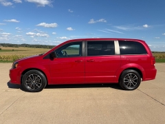 Used 2015  Dodge Grand Caravan 4d Wagon SE Plus at Rooster Auto Sales near Vinton&comma; IA