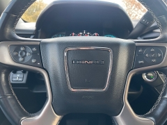 Used 2019  GMC Yukon XL 4d SUV 4WD Denali at Rooster Auto Sales near Vinton&comma; IA