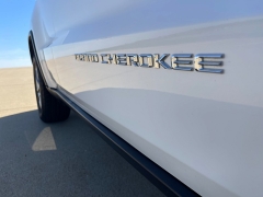 Used 2014 Jeep Grand Cherokee 4d SUV 4WD Limited at Rooster Auto Sales near Vinton, IA