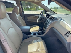 Used 2011 Chevrolet Traverse 4d SUV AWD LT2 at Rooster Auto Sales near Vinton, IA
