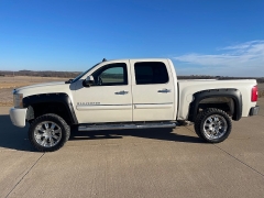 Used 2009  Chevrolet Silverado 1500 4WD Crew Cab LTZ at Rooster Auto Sales near Vinton&comma; IA