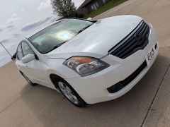 Used 2007  Nissan Altima 4d Sedan SL 2&period;5L at Rooster Auto Sales near Vinton&comma; IA