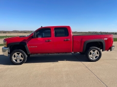 Used 2009  Chevrolet Silverado 2500 4WD Crew Cab LT at Rooster Auto Sales near Vinton, IA