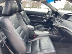 Used 2011  Honda Accord Coupe 2d EX-L V6 Auto at Rooster Auto Sales near Vinton&comma; IA