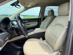 Used 2019  Buick Enclave 4d SUV AWD Essence at Rooster Auto Sales near Vinton&comma; IA