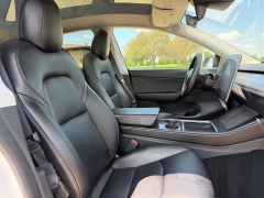 Used 2021  Tesla Model Y Long Range AWD at Rooster Auto Sales near Vinton&comma; IA