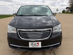 Used 2016  Chrysler Town & Country 4d Wagon Touring L at Rooster Auto Sales near Vinton&comma; IA