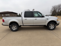 Used 2001  Ford F-150 4WD SuperCrew XLT at Rooster Auto Sales near Vinton&comma; IA