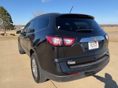Used 2015  Chevrolet Traverse 4d SUV AWD LT2 at Rooster Auto Sales near Vinton&comma; IA