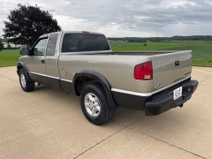 Used 2002 Chevrolet S10 Pickup 4WD Ext Cab at Rooster Auto Sales near Vinton, IA