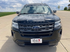 Used 2018 Ford Explorer 4d SUV 4WD XLT at Rooster Auto Sales near Vinton, IA