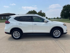 Used 2018 Nissan Rogue 4d SUV AWD SV at Rooster Auto Sales near Vinton, IA