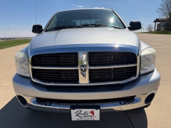 Used 2007  Dodge Ram 2500 4WD Mega Cab SLT at Rooster Auto Sales near Vinton&comma; IA