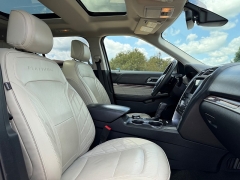 Used 2017  Ford Explorer 4d SUV 4WD Platinum at Rooster Auto Sales near Vinton&comma; IA