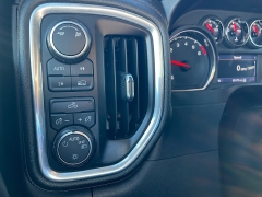 Used 2019  Chevrolet Silverado 1500 4WD Crew Cab LT at Rooster Auto Sales near Vinton&comma; IA