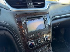 Used 2015  Chevrolet Traverse 4d SUV AWD LT2 at Rooster Auto Sales near Vinton&comma; IA