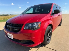 Used 2015  Dodge Grand Caravan 4d Wagon SE Plus at Rooster Auto Sales near Vinton&comma; IA