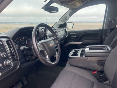 Used 2017  Chevrolet Silverado 1500 4WD Crew Cab LT at Rooster Auto Sales near Vinton&comma; IA