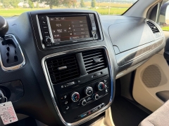Used 2014  Dodge Grand Caravan 4d Wagon SXT 30th Anniversary at Rooster Auto Sales near Vinton&comma; IA