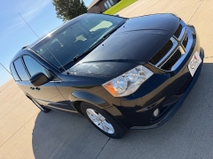 Used 2013  Dodge Grand Caravan 4d Wagon Crew at Rooster Auto Sales near Vinton&comma; IA