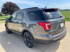 Used 2018 Ford Explorer 4d SUV 4WD XLT at Rooster Auto Sales near Vinton, IA