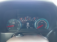 Used 2017 GMC Yukon XL 4d SUV 4WD Denali at Rooster Auto Sales near Vinton, IA