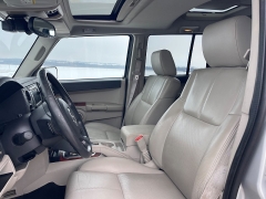 Used 2007  Jeep Commander 4d SUV 4WD Limited HEMI at Rooster Auto Sales near Vinton, IA