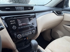Used 2016  Nissan Rogue 4d SUV AWD SV at Rooster Auto Sales near Vinton&comma; IA