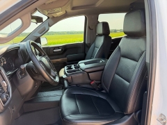 Used 2021  Chevrolet Silverado 1500 4WD Crew Cab 147" LT at Rooster Auto Sales near Vinton&comma; IA
