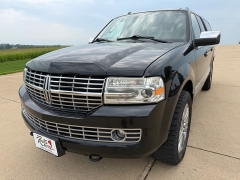 Used 2010  Lincoln Navigator L 4d SUV 4WD Elite at Rooster Auto Sales near Vinton&comma; IA
