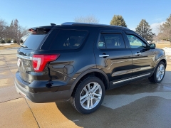 Used 2017  Ford Explorer 4d SUV 4WD Limited at Rooster Auto Sales near Vinton&comma; IA