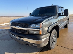 Used 2004  Chevrolet Silverado 1500 4WD Crew Cab Z71 at Rooster Auto Sales near Vinton&comma; IA