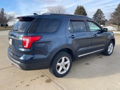 Used 2017  Ford Explorer 4d SUV 4WD XLT at Rooster Auto Sales near Vinton&comma; IA