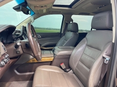 Used 2017 GMC Yukon XL 4d SUV 4WD Denali at Rooster Auto Sales near Vinton, IA