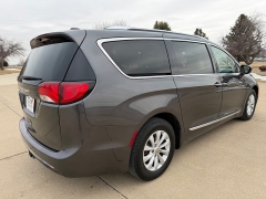 Used 2018  Chrysler Pacifica 4d Wagon Touring L Plus at Rooster Auto Sales near Vinton&comma; IA