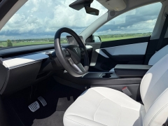 Used 2021  Tesla Model Y Performance AWD at Rooster Auto Sales near Vinton&comma; IA